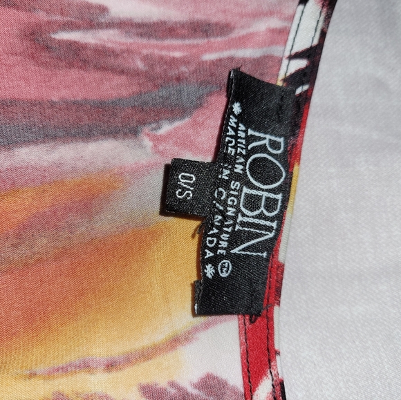 Ladies Artizan asymmetrical silky top. Can be worn super sexy off the shoulder. - Picture 4 of 4